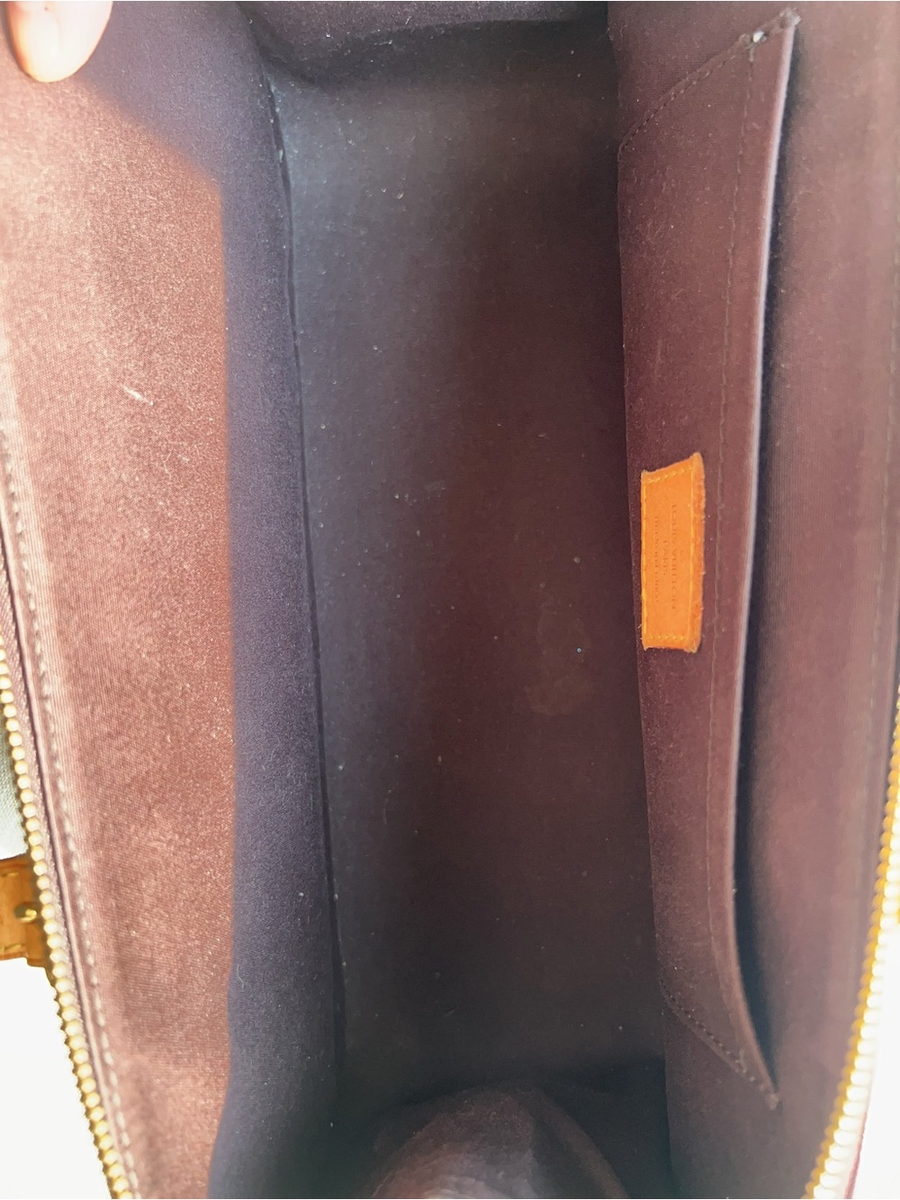 LOUIS VUITTON AMARANTE VERNIS ROSEWOOD AVENUE BAG - Picture 7 of 12